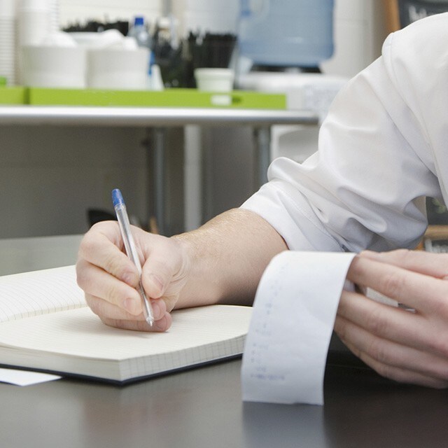 Cálculo del coste de los alimentos y maximización de beneficios Cálculo del coste de los alimentos y maximización de beneficios