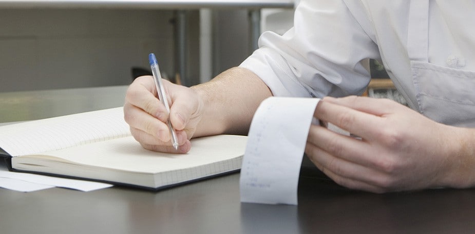 Cálculo del coste de los alimentos y maximización de beneficios