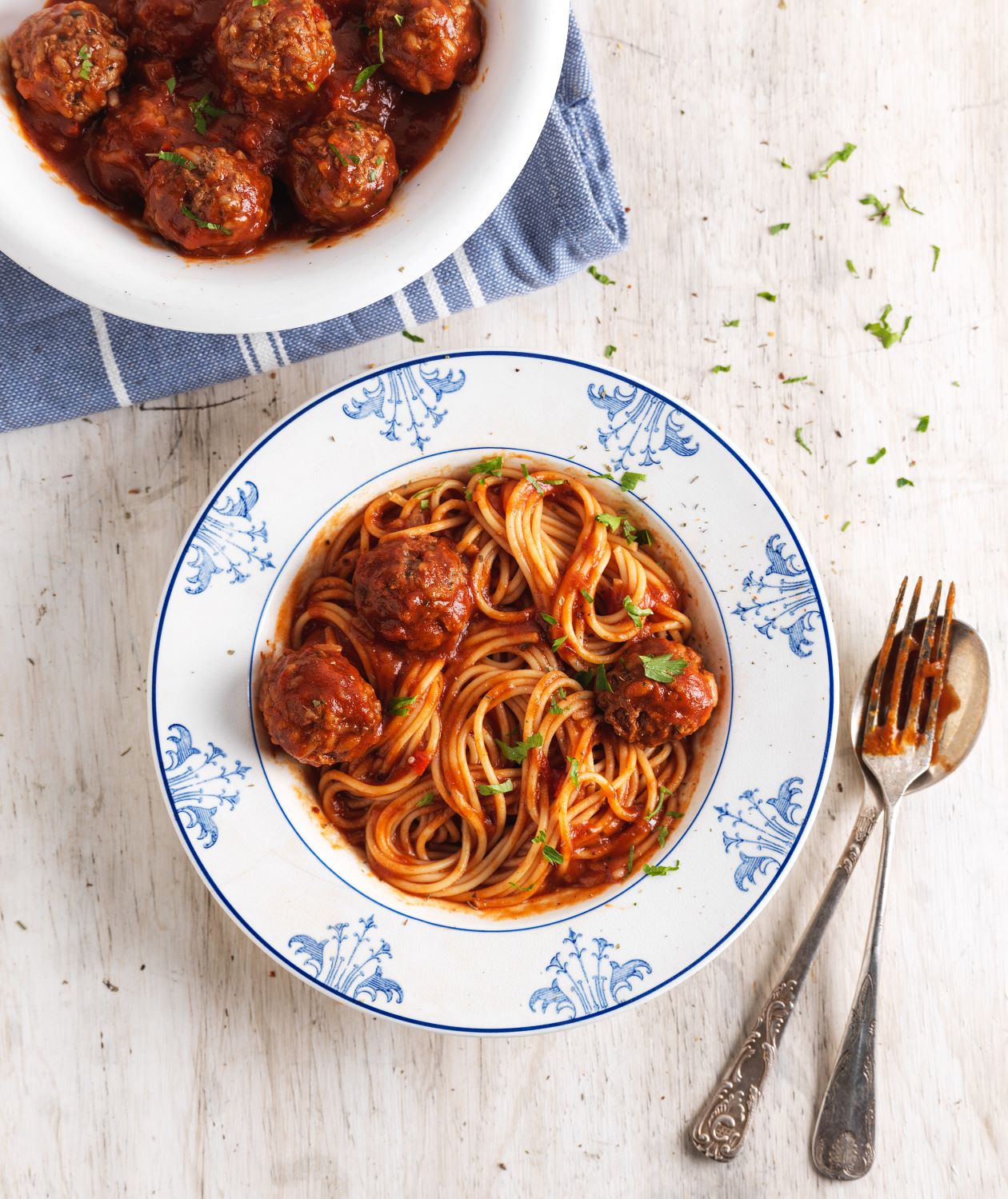 Spaghetti con albóndigas – - Receta