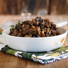 Ternera guisada con hongos de pino y oporto Ternera guisada con hongos de pino y oporto
