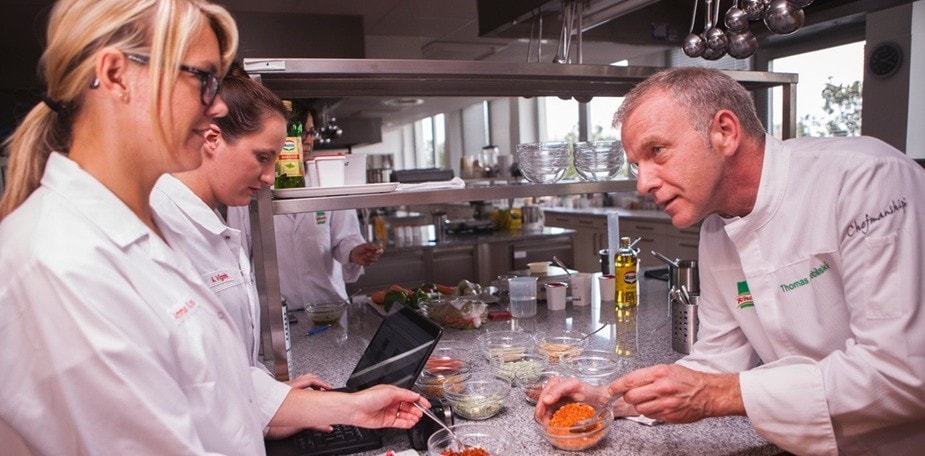 Los primeros 7 días en cocina: guía práctica para formar nuevos talentos 