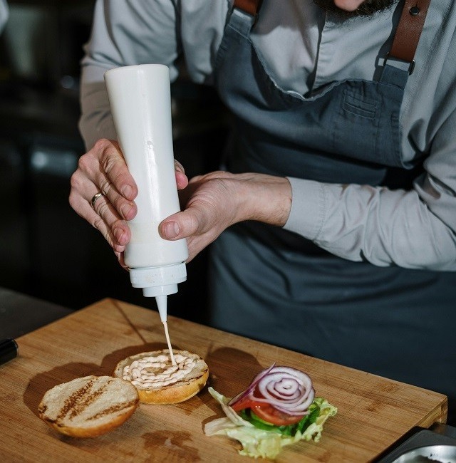 Descubrí cómo integrar la salsa golf en el menú de tu restaurante 