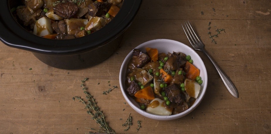 Cómo hacer el guiso perfecto: técnicas profesionales y raíces regionales