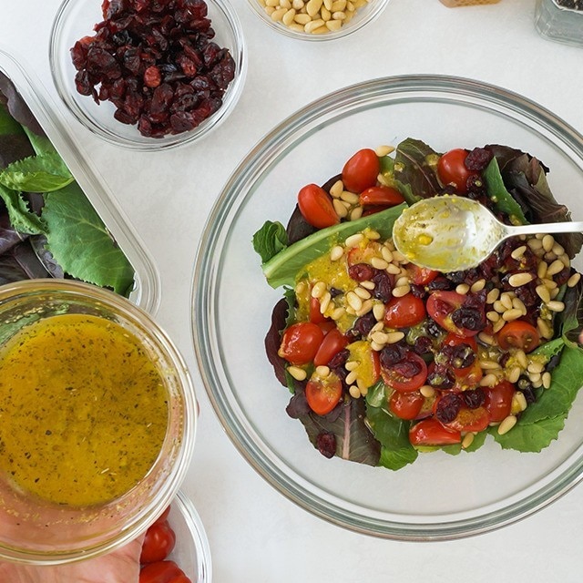 Ensaladas agridulces: ingredientes y aderezos para refrescar tu carta