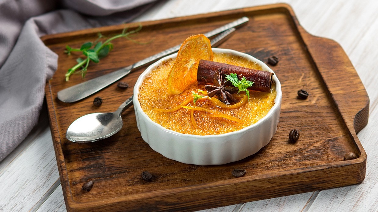 Crème Brûlée de naranja servido.