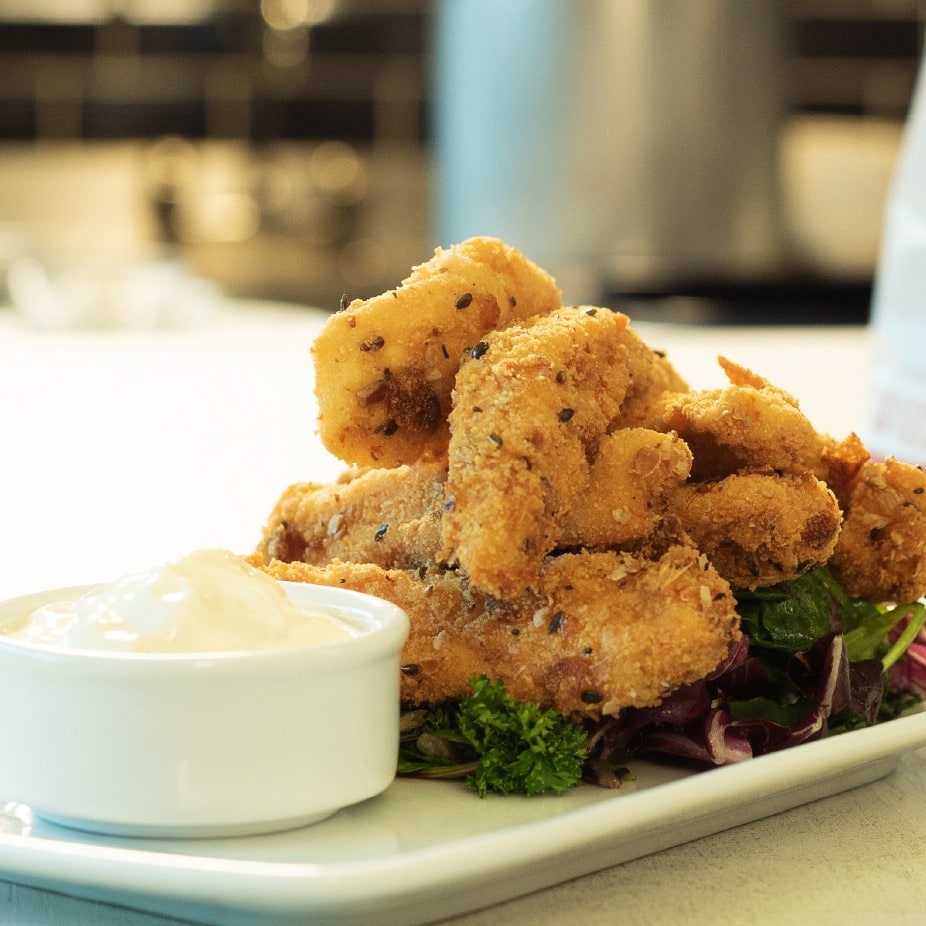 Consentí a tus comensales con Aderezo Hellmann's Alioli