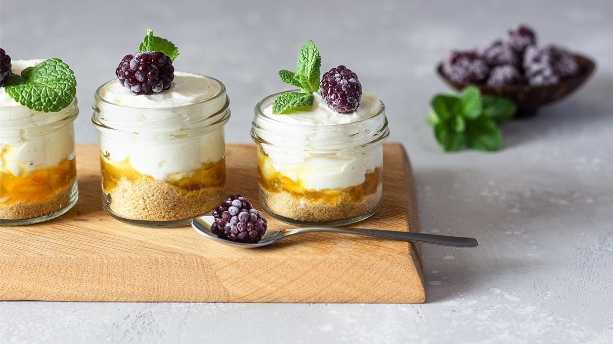 3 vasos de Trifle de durazno